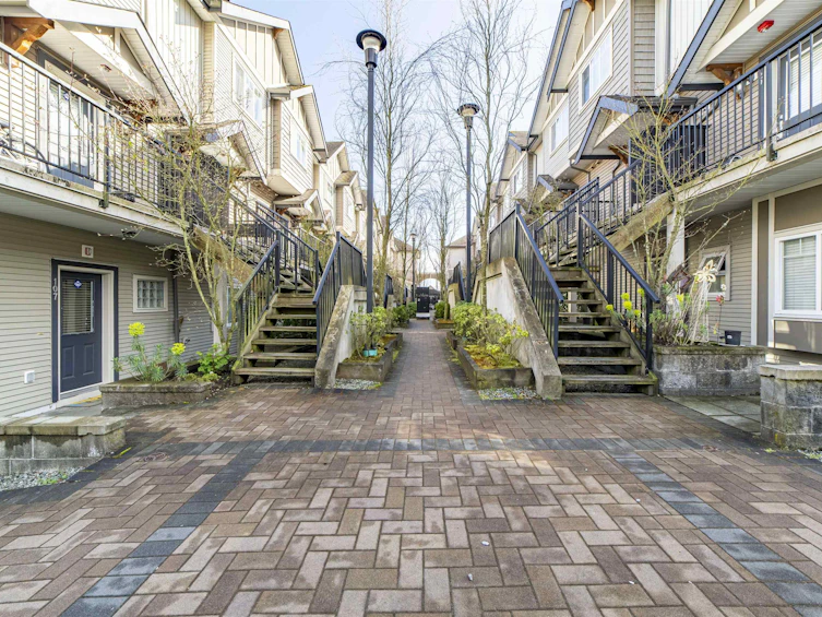 213-5211 Irmin Street, Burnaby, BC, V5J 0C9