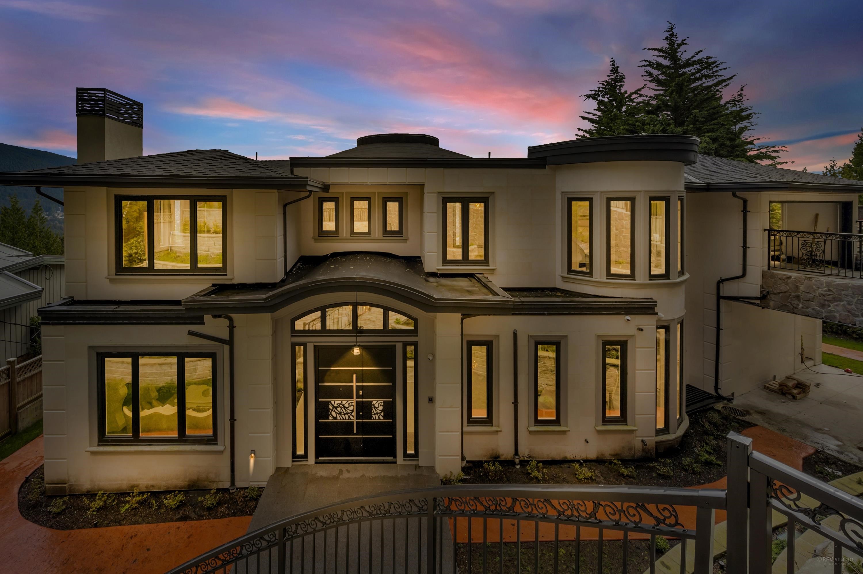 541 Craigmohr Drive, West Vancouver, BC, V7S 1W8