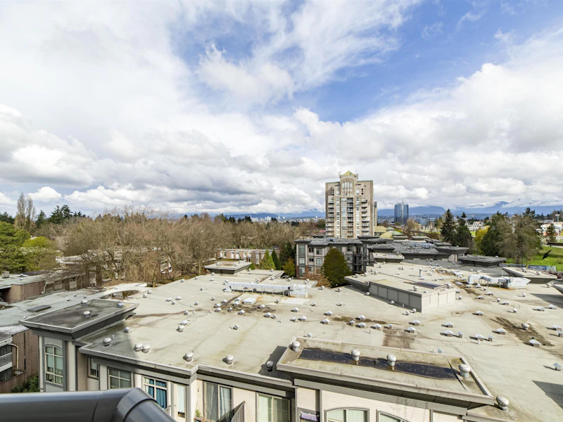 601 - 13399 104th Avenue, Surrey BC V3T 0C9