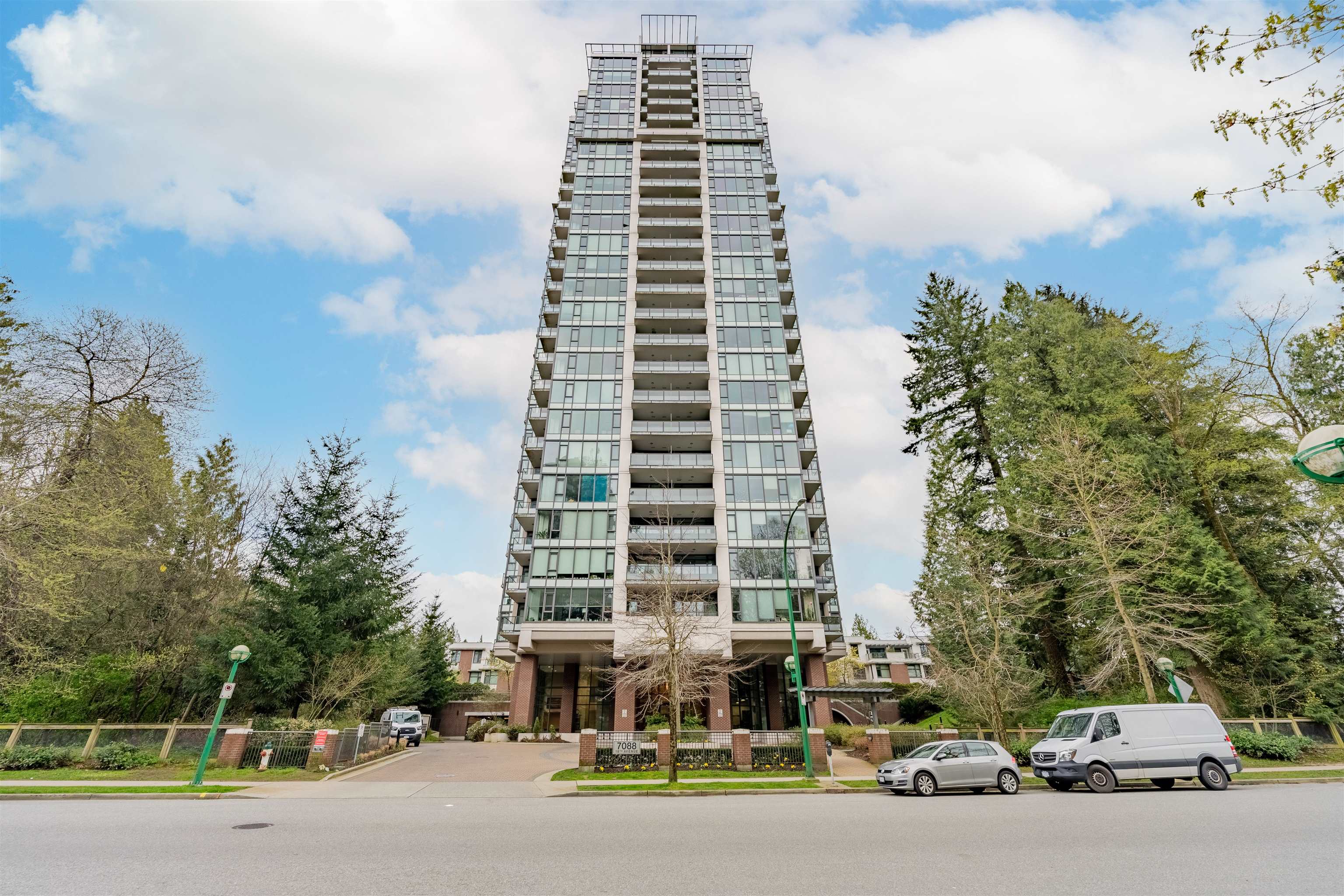 1106-7088 18th Avenue, Burnaby, BC, V3N 0A2