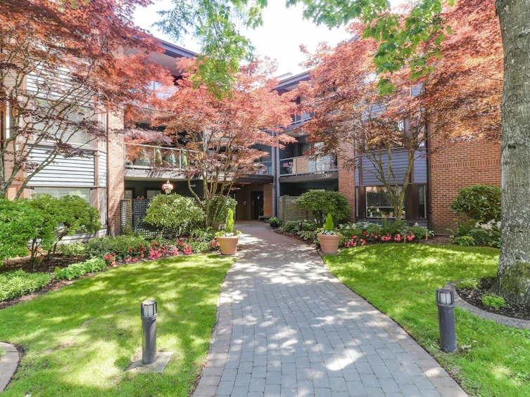 310-15300 17 Avenue, Surrey, BC, V4A 8Y6