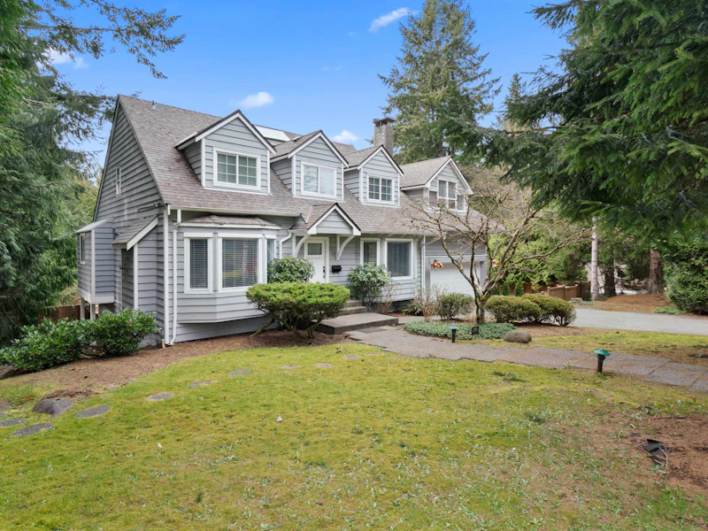 4637 Woodburn Place, West Vancouver BC V7S 2W8
