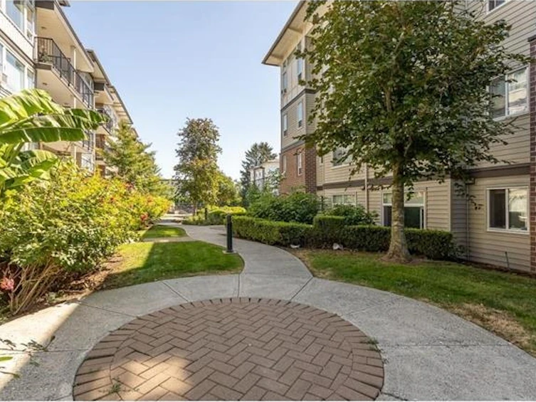 405-9422 Victor Street, Chilliwack, BC, V2P 0B8