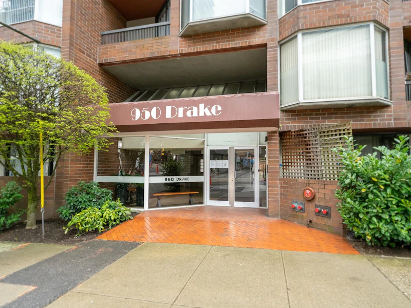 204 - 950 Drake Street, Vancouver BC V6Z 2B9