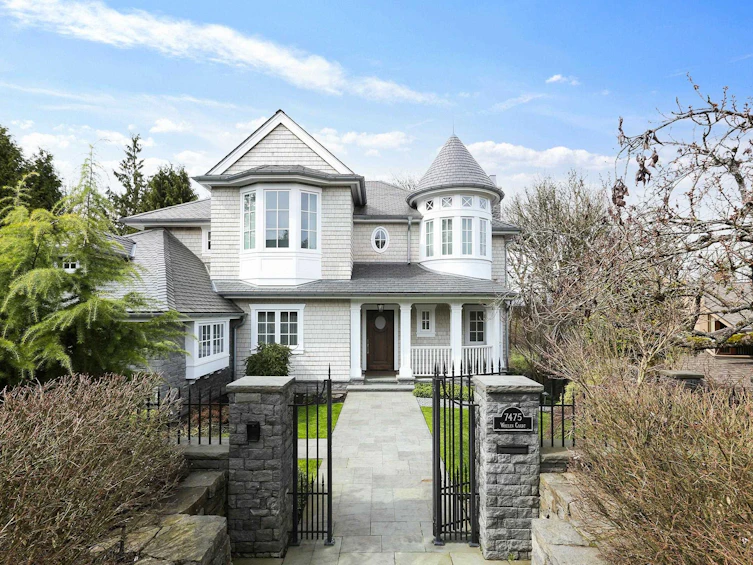 7475 Whelen Court, Burnaby, BC, V5E 1X4