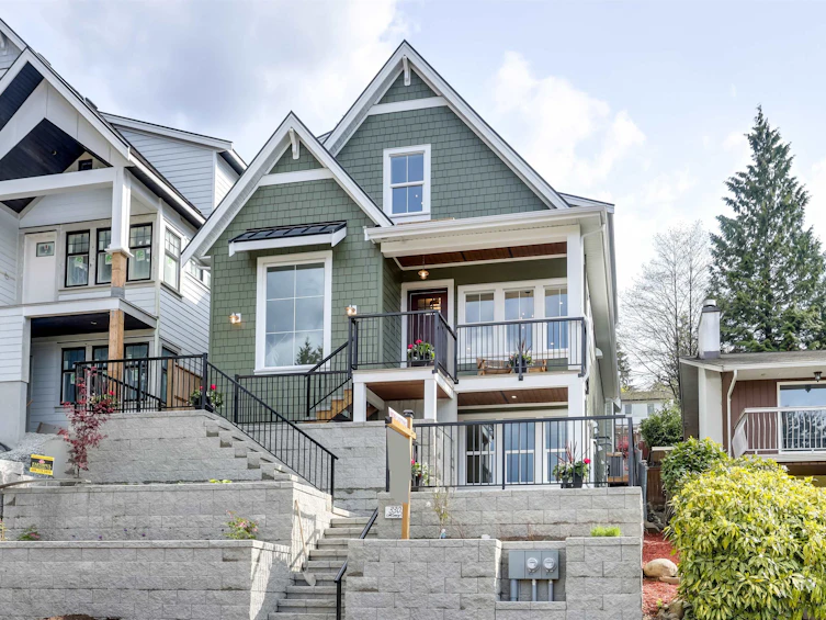 3305 Henry Street, Port Moody, BC, V3H 2K4