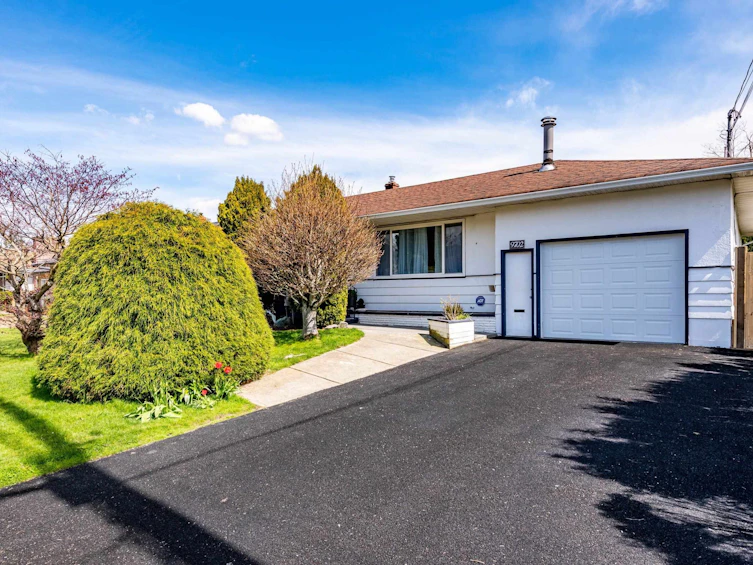 9702 Juniper Street, Chilliwack, BC, V2P 5J1