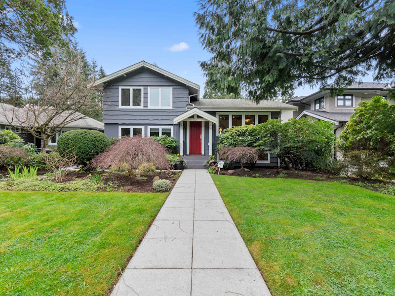 1024 Lawson Avenue, West Vancouver BC V7T 2E2