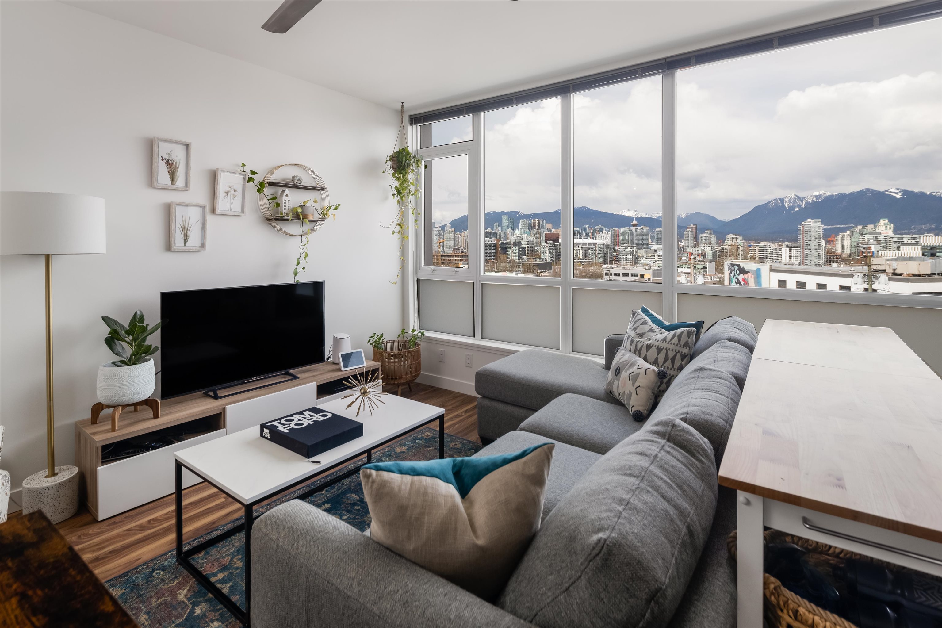 410-2511 Quebec Street, Vancouver, BC, V5T 0B6