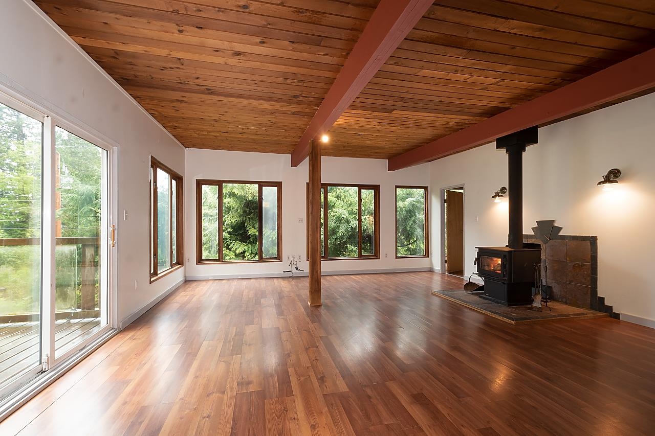 923 Windjammer Road, Bowen Island, BC, V0N 1G2
