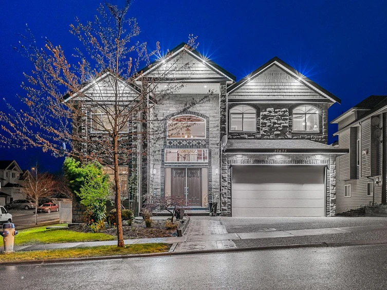 27675 Signal Court, Abbotsford, BC, V4X 0A4