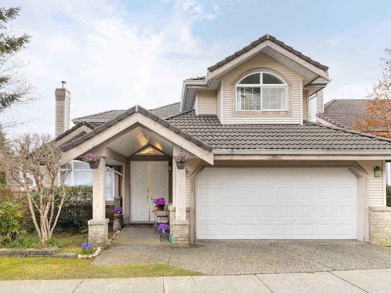 1686 Plateau Crescent, Coquitlam BC V3E 3B3