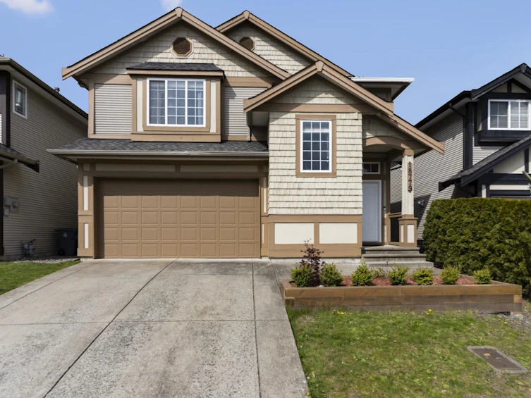 18779 66 Avenue, Surrey, BC, V3S 0T1