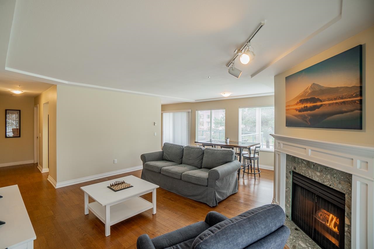 202-20433 53 Avenue, Langley, BC, V3A 7A6