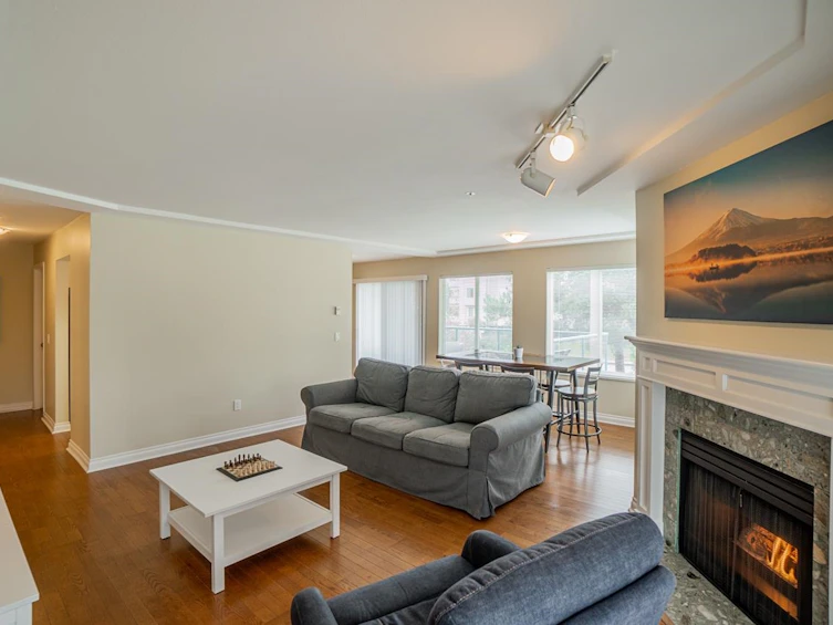 202-20433 53 Avenue, Langley, BC, V3A 7A6
