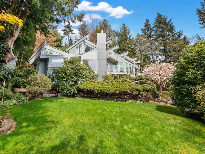 5824 Falcon Road, West Vancouver BC V7W 1S3