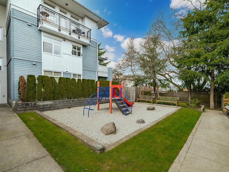 1 - 6539 Elgin Avenue, Burnaby BC V5H 4W7