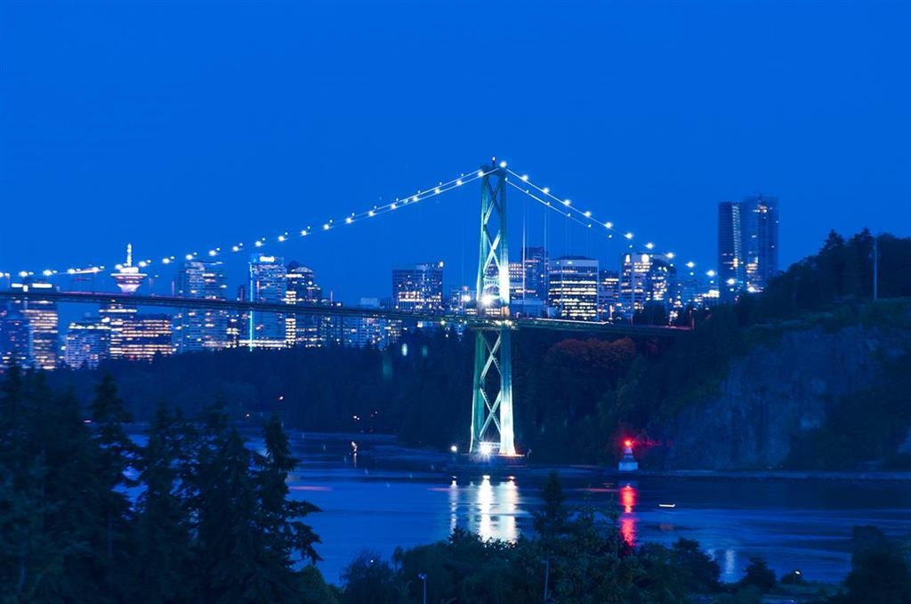 905-555 13th Street, West Vancouver, BC, V7T 2N8