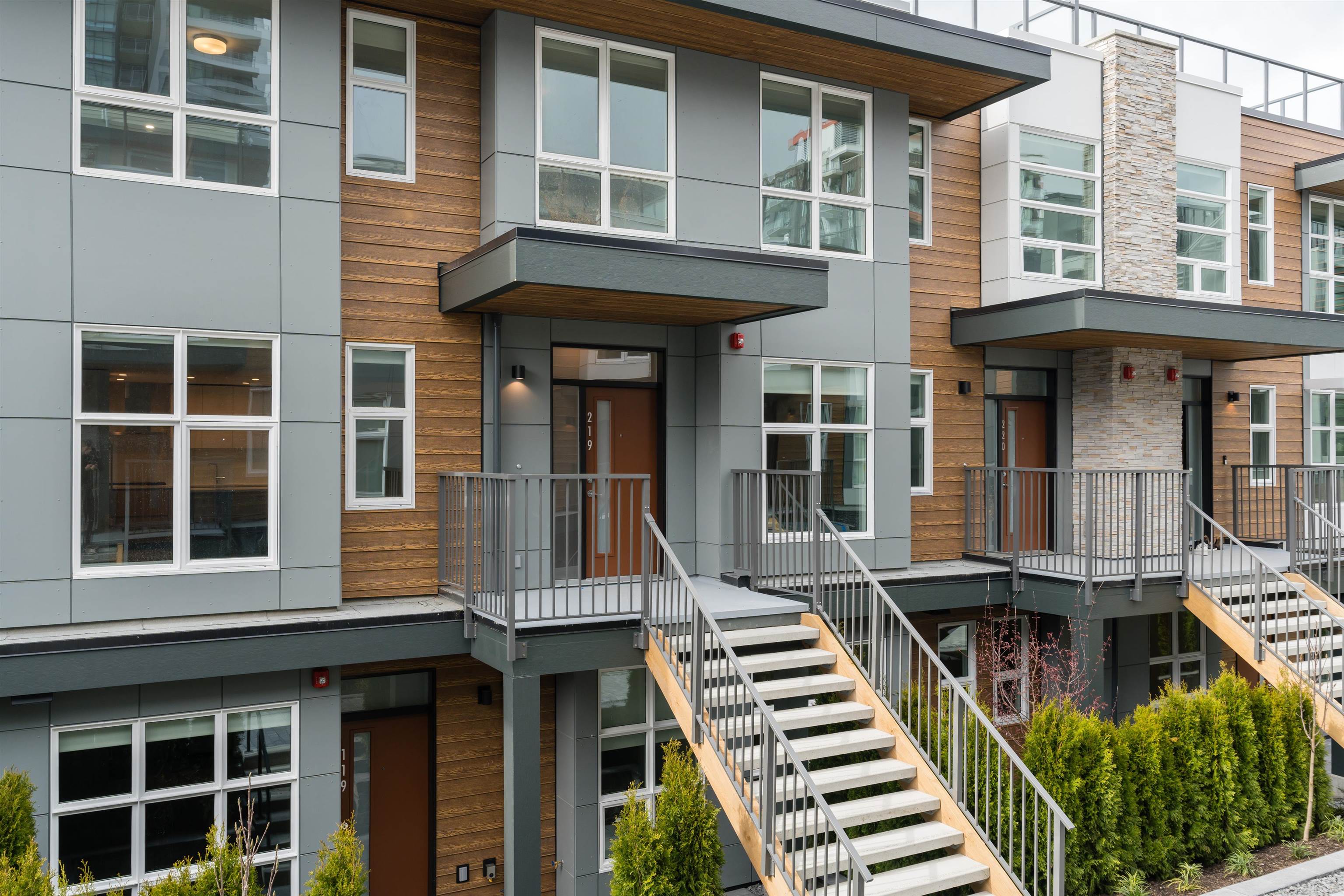 219-2060 Curling Road, North Vancouver, BC, V7P 0C6