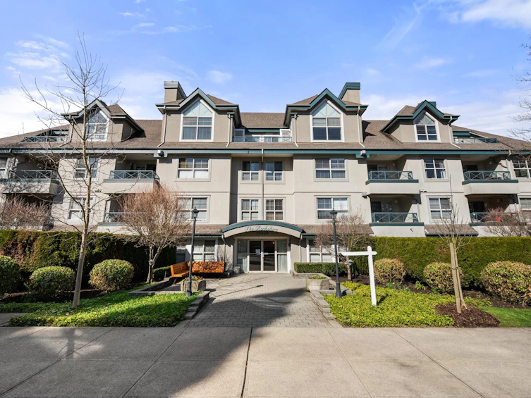207-15325 17 Avenue, Surrey, BC, V4A 1T8