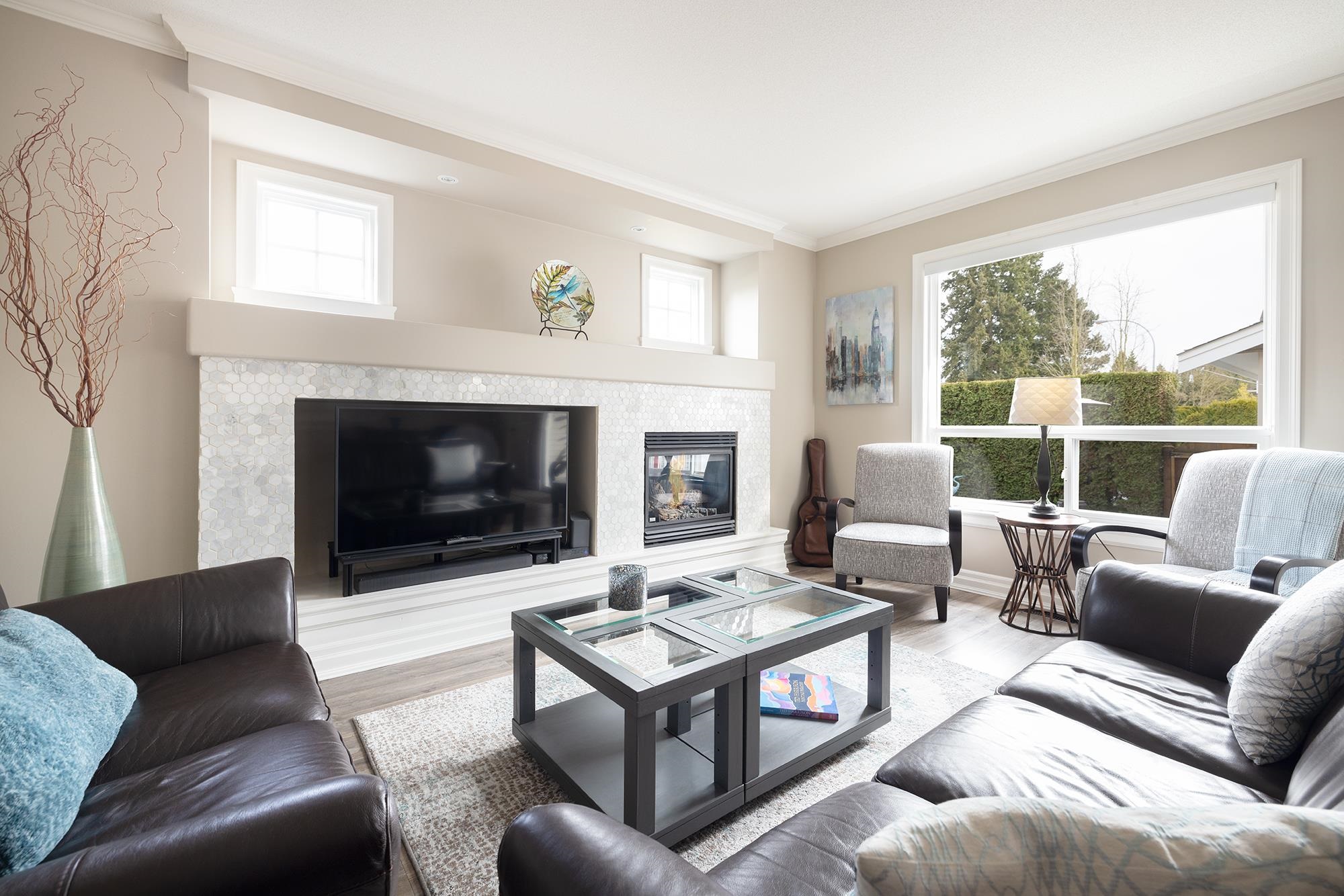 15696 24 Avenue, Surrey, BC, V4A 2J7
