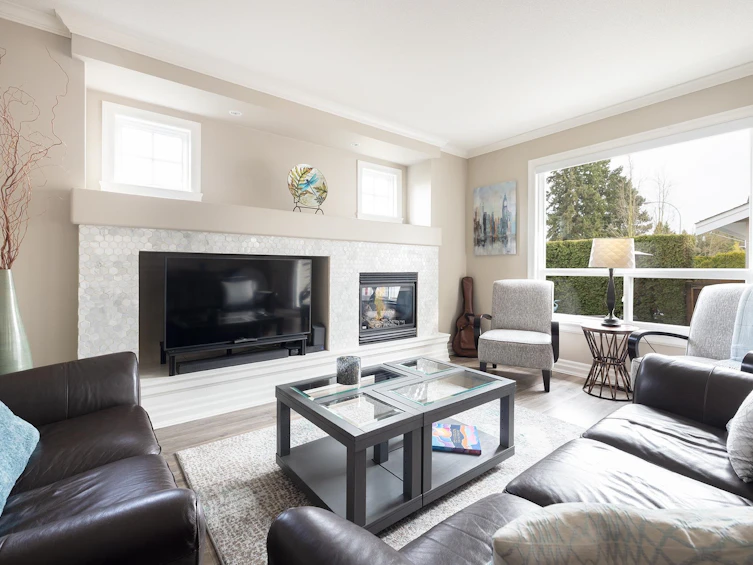 15696 24 Avenue, Surrey, BC, V4A 2J7