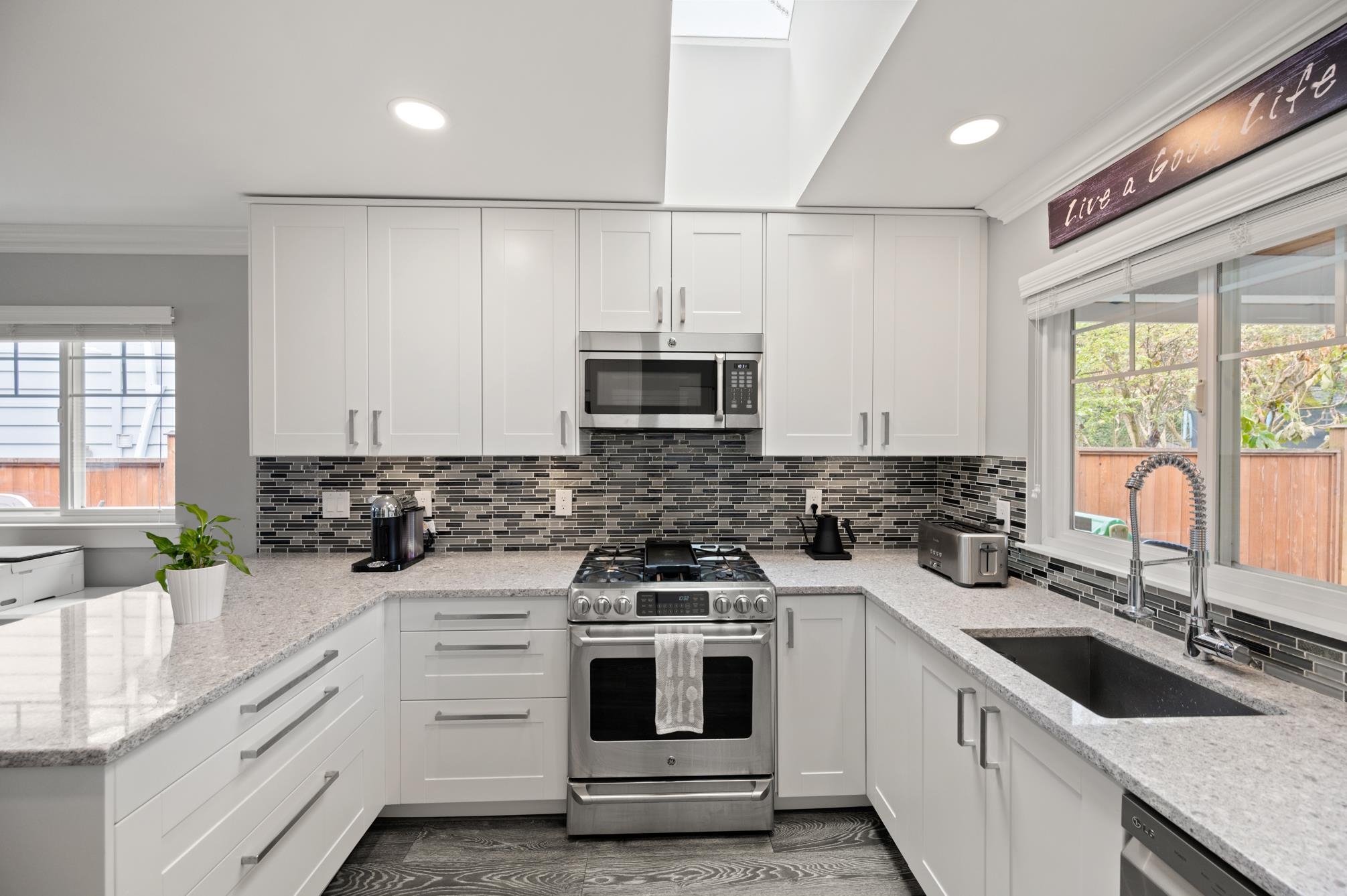 2143 156 Street, Surrey, BC, V4A 3P7