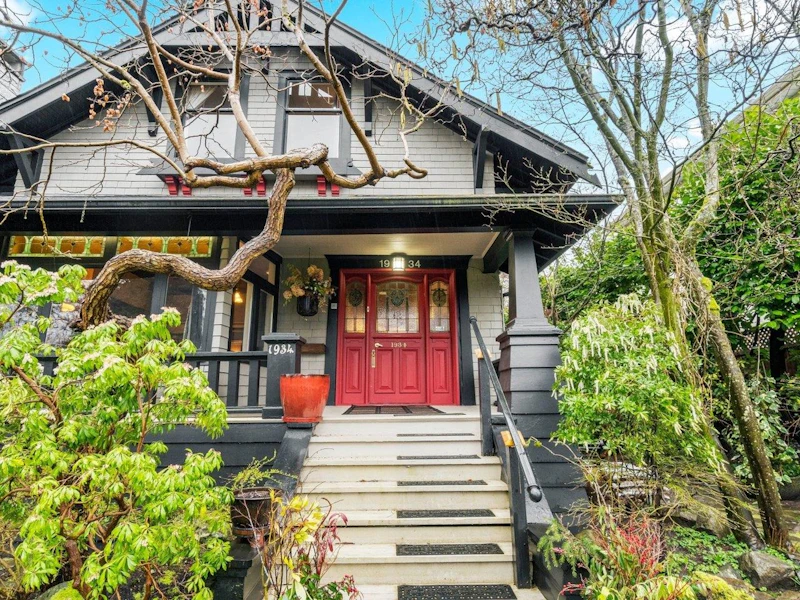 1934 W 36th Avenue, Vancouver BC V6M 1K8