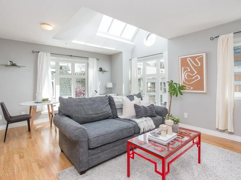 301 - 725 W 7th Avenue, Vancouver BC V5Z 1B9