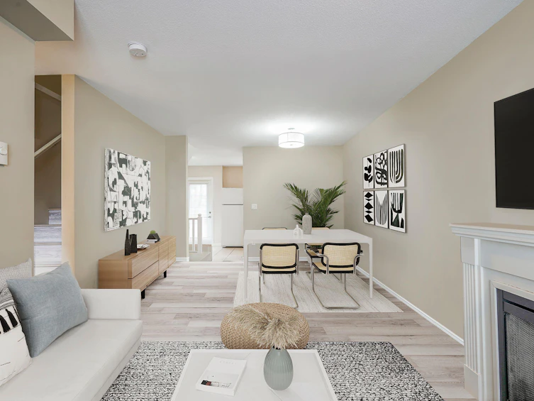 56-14855 100 Avenue, Surrey, BC, V3R 2W1