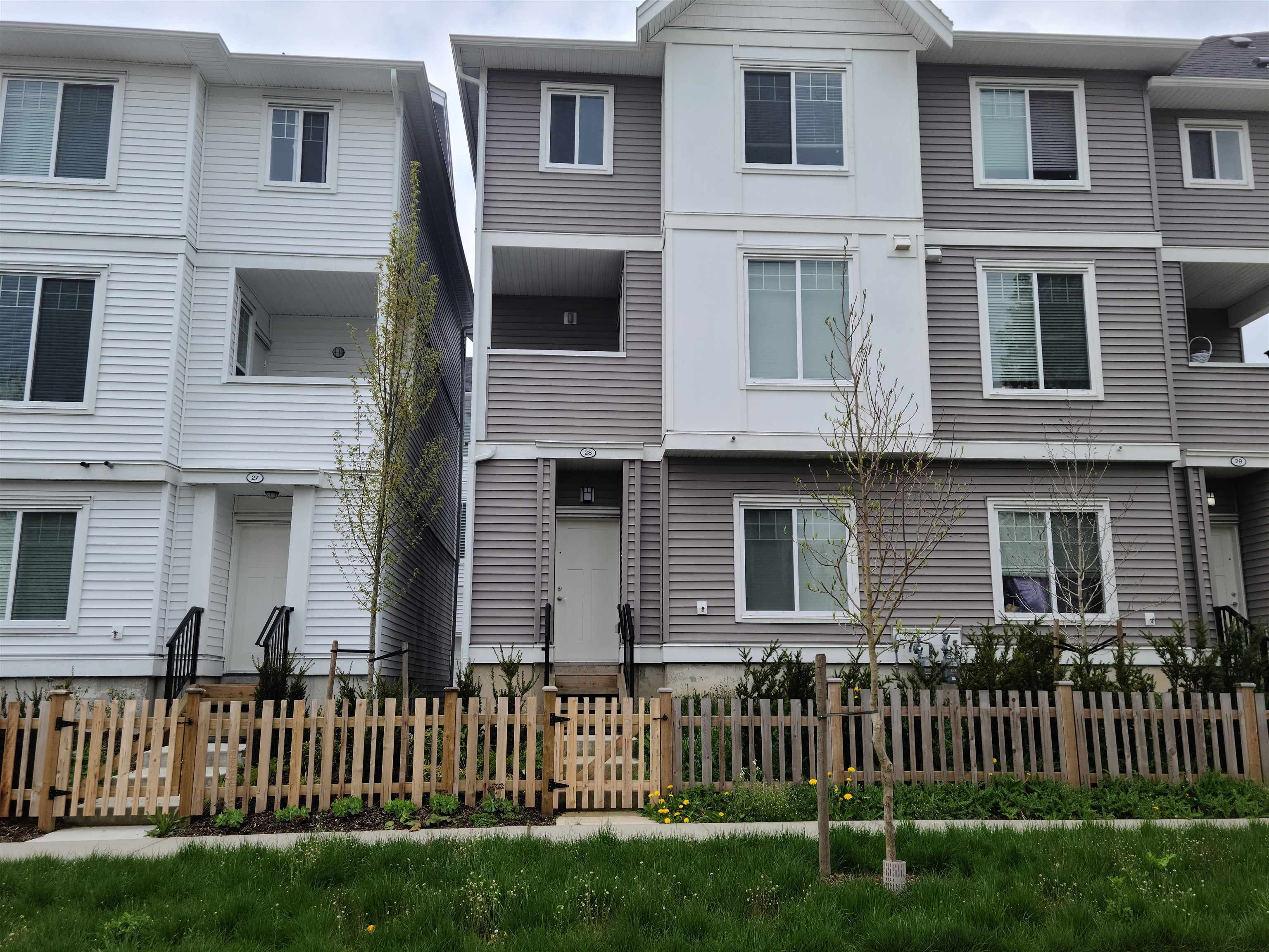 28-8033 166b Street, Surrey, BC, V4N 0G7