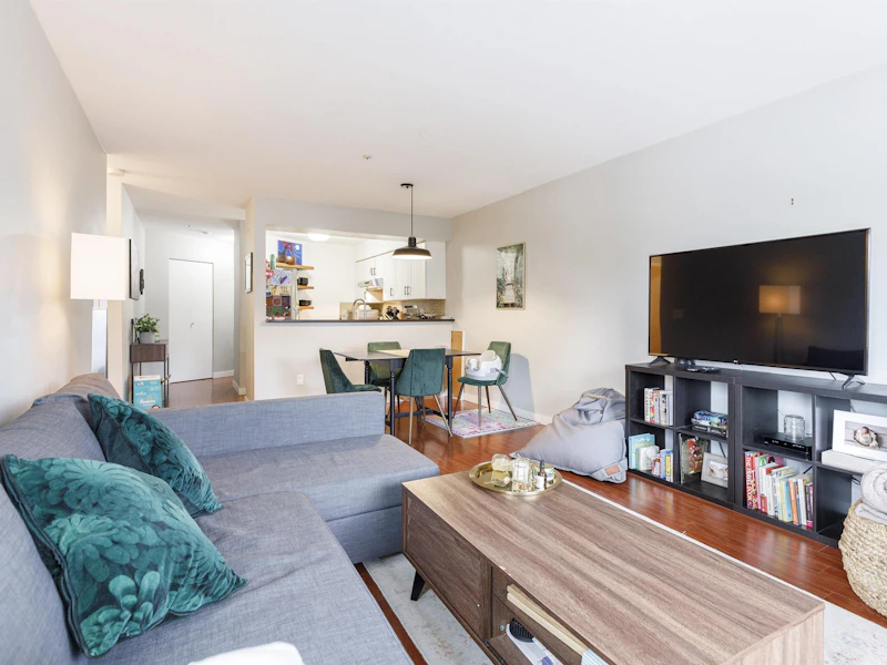 312 - 1615 Frances Street, Vancouver BC V5L 1Z3