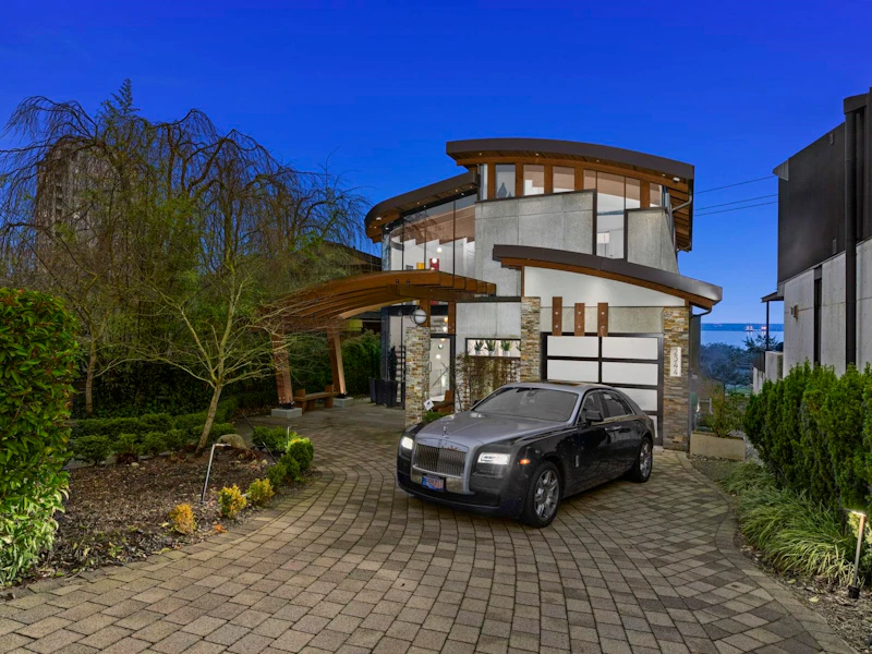 2346 Bellevue Avenue, West Vancouver BC V7V 1C8
