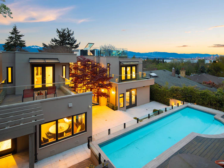 4524 W 1st Avenue, Vancouver, BC, V6R 1H8