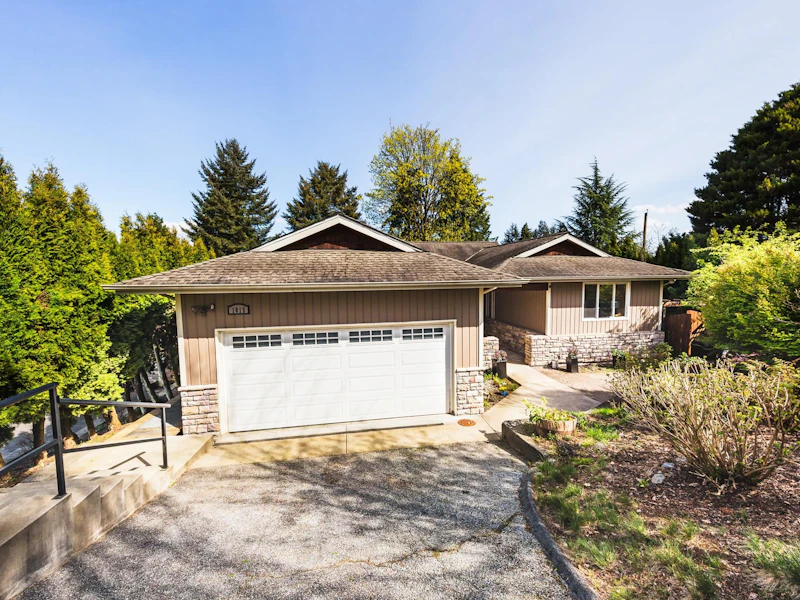 1015 Ogden Street, Coquitlam BC V3C 3V8