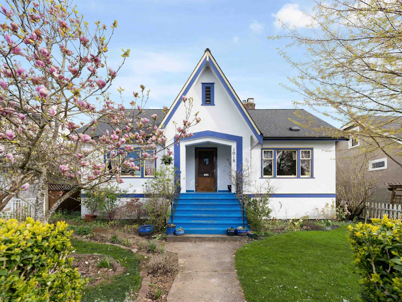 1018 Edinburgh Street, New Westminster BC V3M 2V5