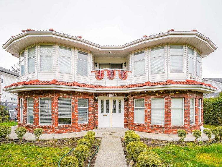 12336 72 Avenue, Surrey, BC, V3W 2M3
