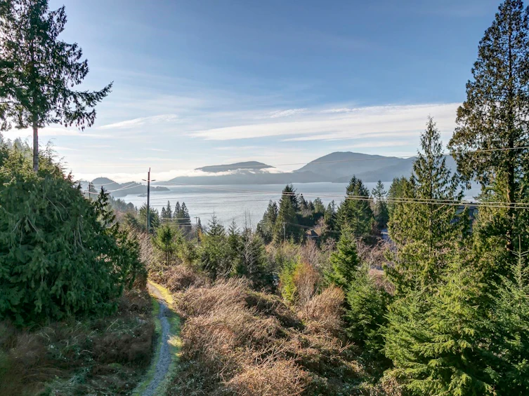 8561 Seascape Lane, West Vancouver, BC, V7W 3J7