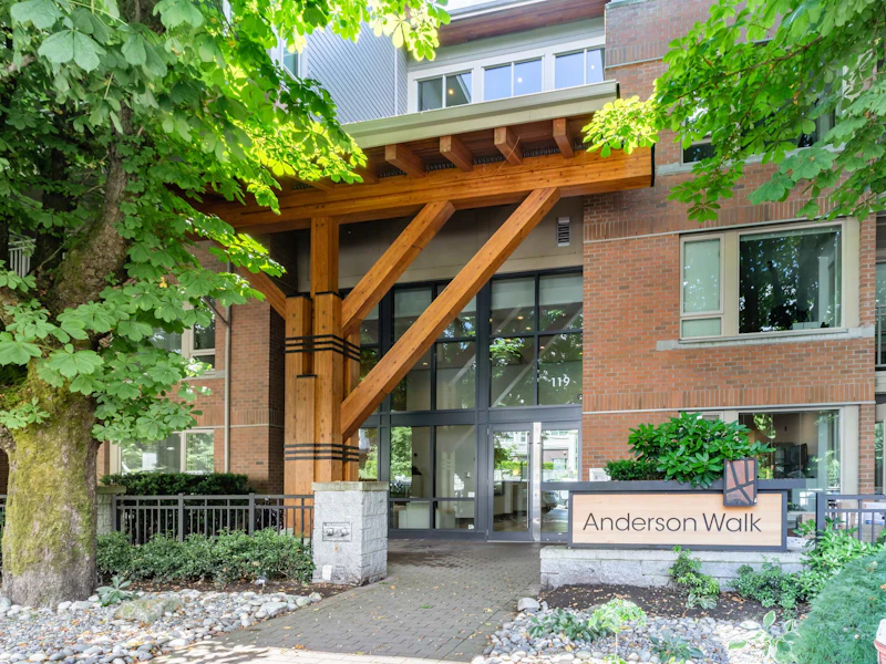 301 - 119 W 22nd Street, North Vancouver BC