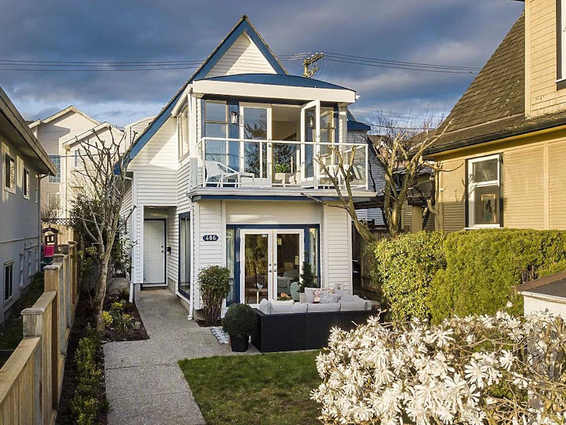406 E 2nd Street, North Vancouver BC V7L 1C8