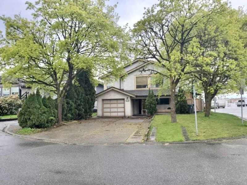 19530 60a Avenue, Surrey BC V3S 7K9
