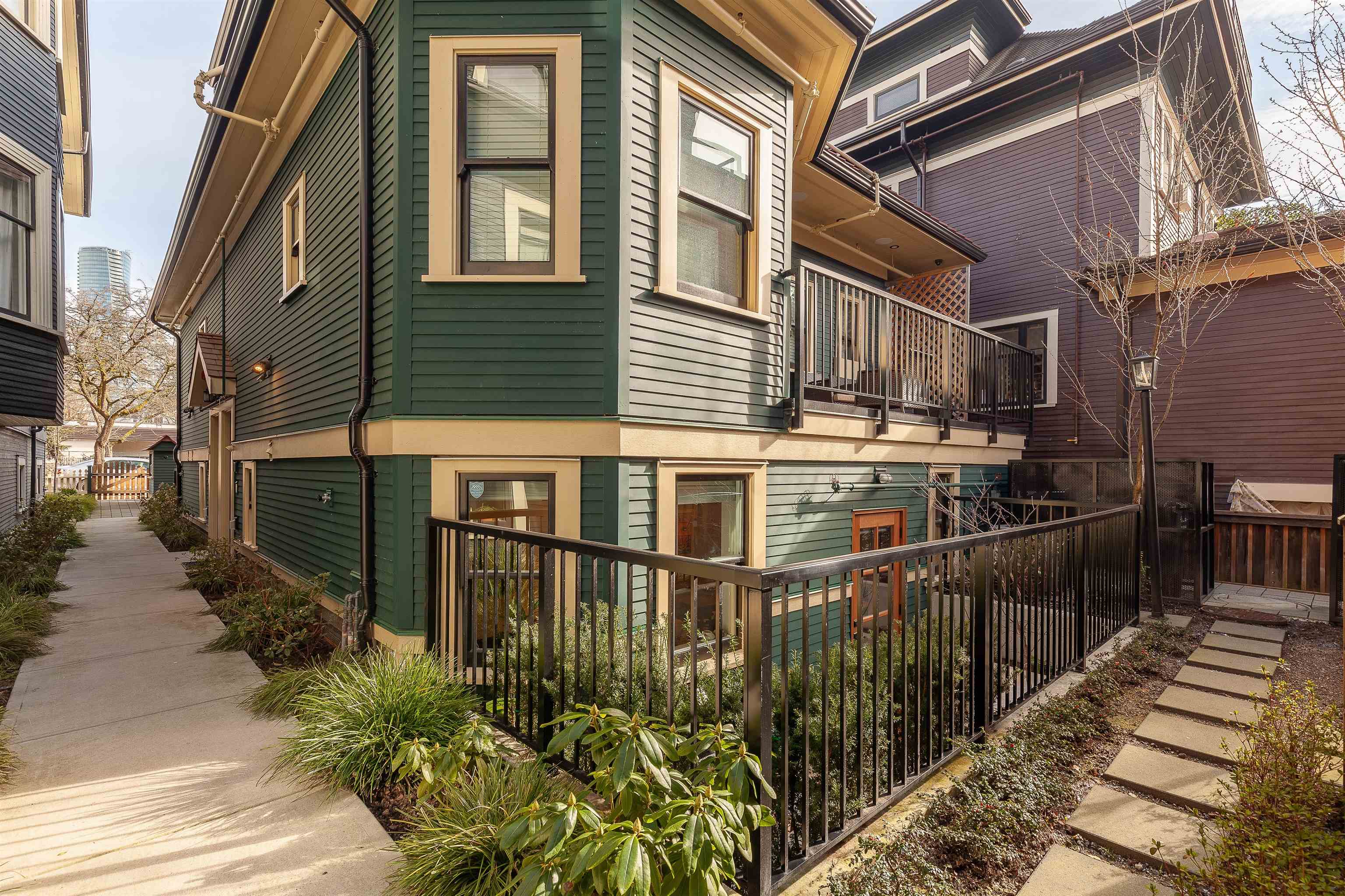 4-1150 Comox Street, Vancouver, BC, V6E 1K5