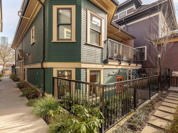 4-1150 Comox Street, Vancouver, BC, V6E 1K5