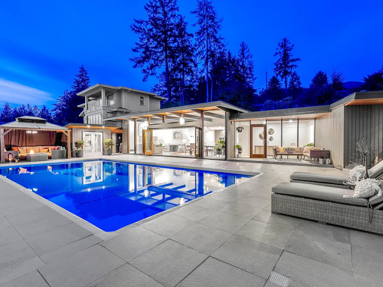 4125 Burkehill Place, West Vancouver, BC, V7V 3M8