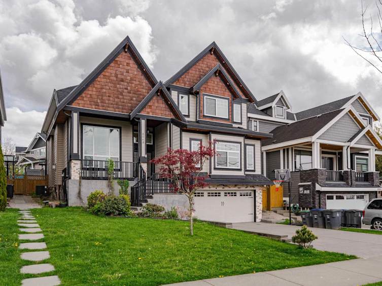 6068 181a Street, Surrey, BC, V3S 4M2