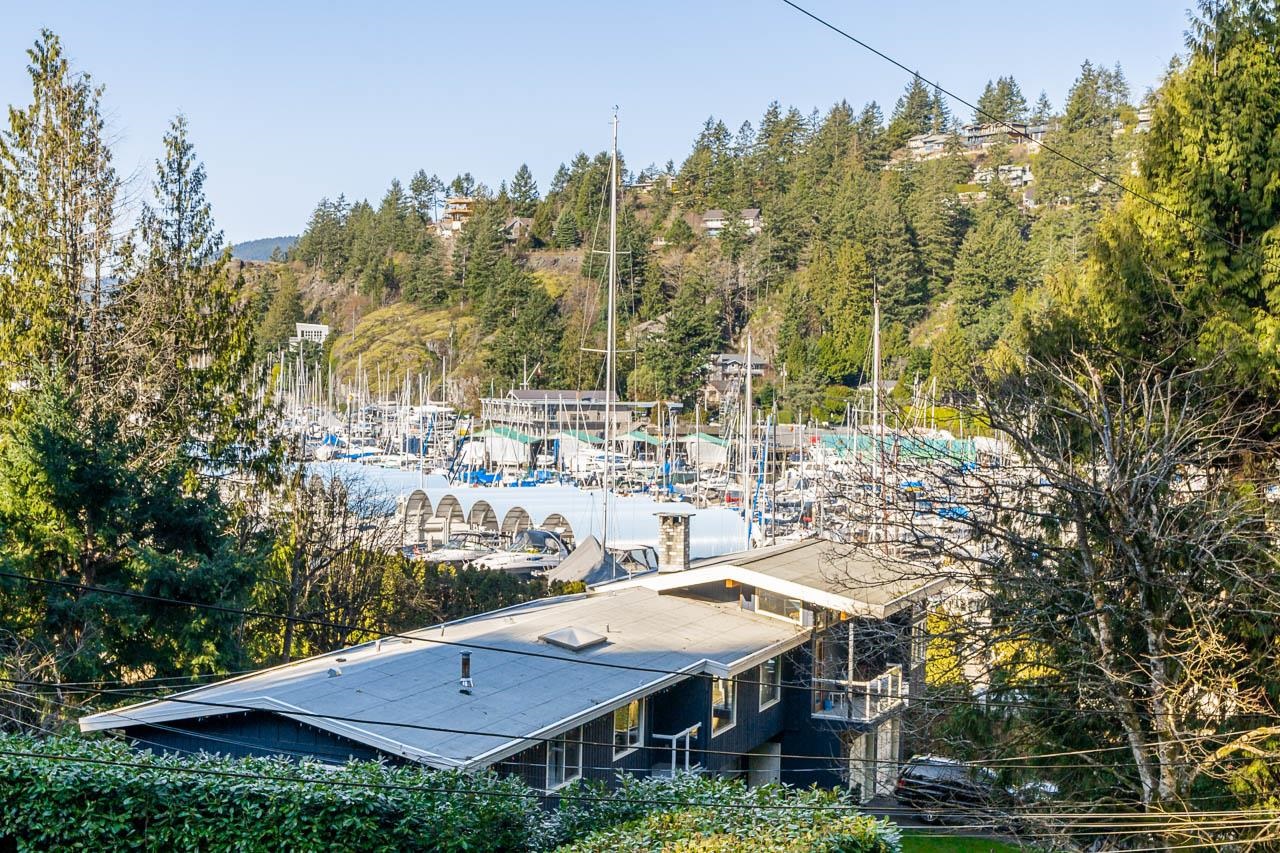 5747 Telegraph Trail, West Vancouver, BC, V7W 1R3