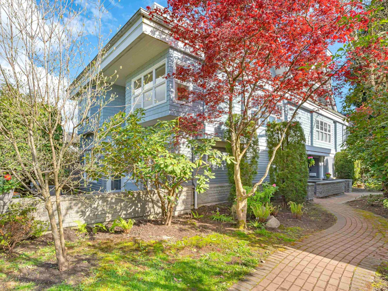 1215 E 15th Avenue, Vancouver BC V5T 2S7