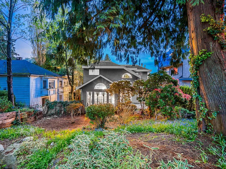 1444 Fulton Avenue, West Vancouver, BC, V7T 1P1