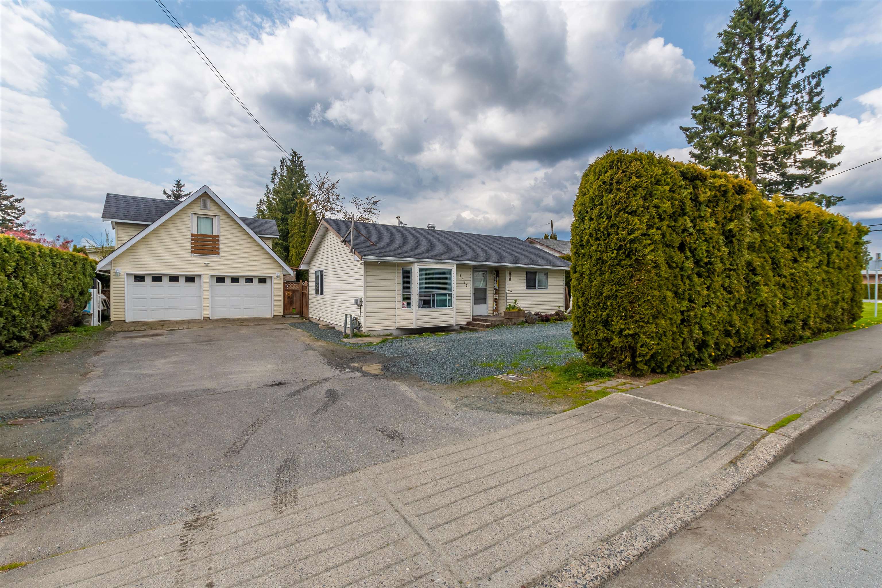 8585 Broadway Street, Chilliwack, BC, V2P 5V4