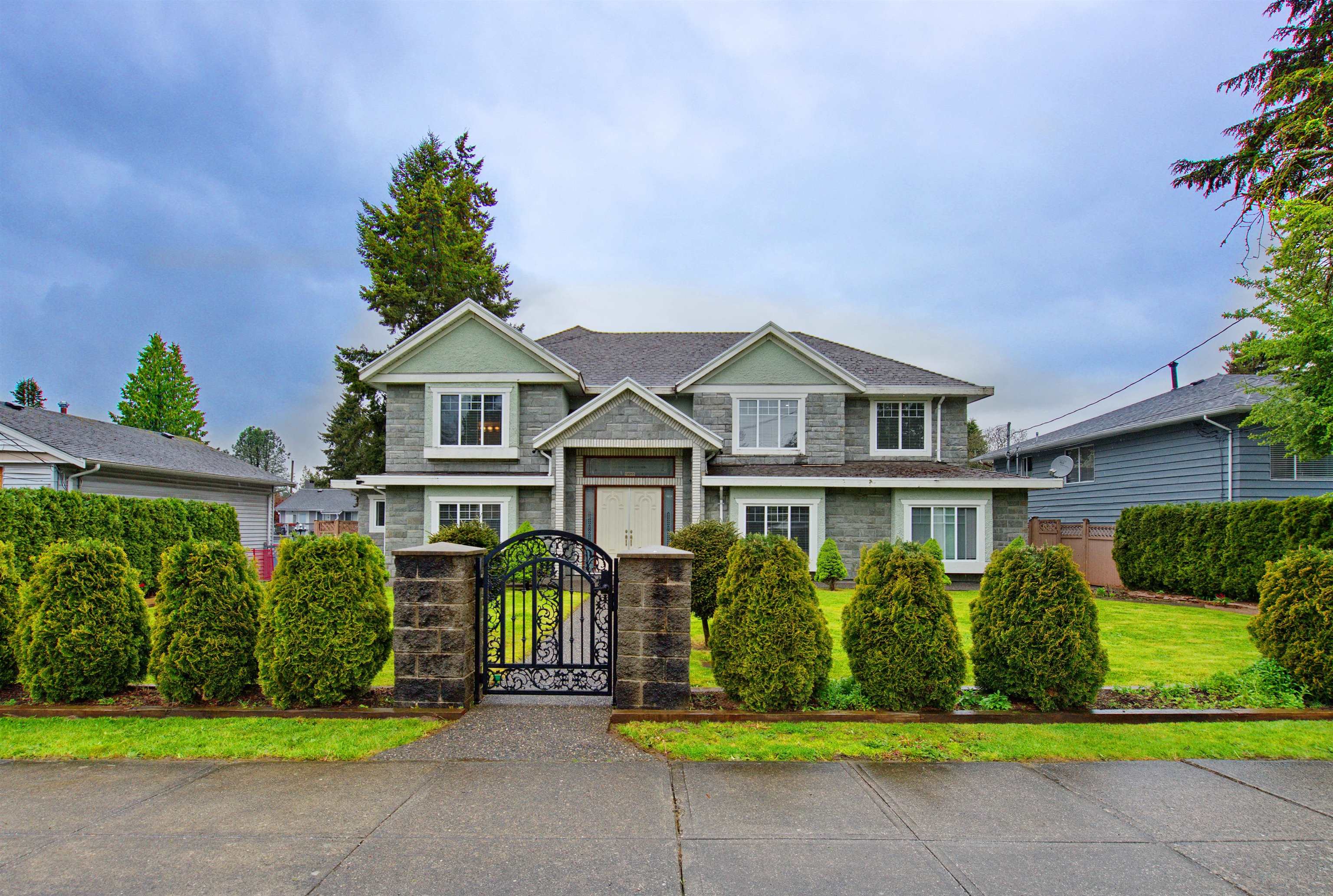 10055 128 Street, Surrey, BC, V3T 2Z1